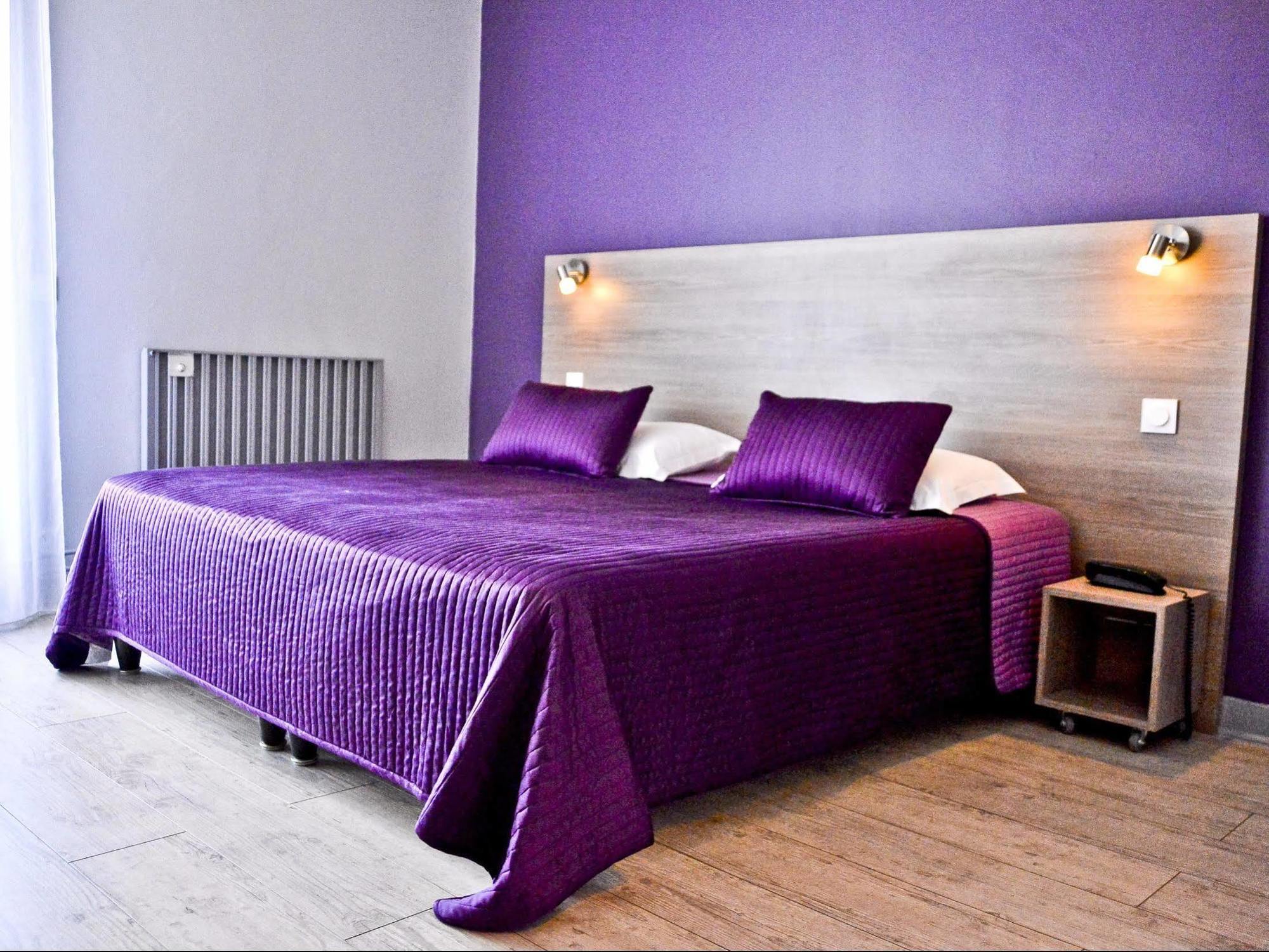 Hotel Le Comty Feurs Kültér fotó